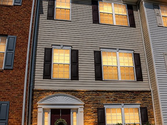 2nd image of 106 Clearwater Ct