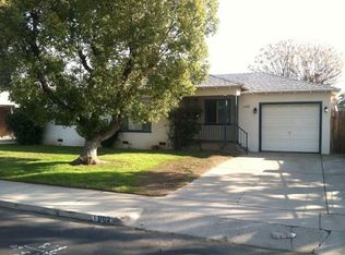 1902 Kenmore Dr W, Fresno, CA 93703