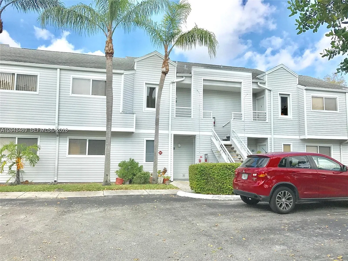 Building Photo - 3473 NW 44th St #205