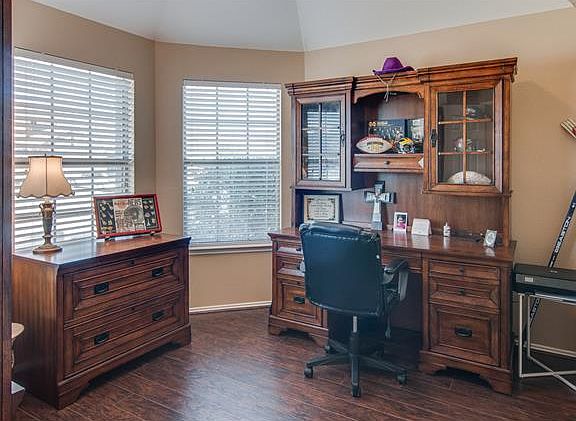 4th image of 15716 Ringdove Ct