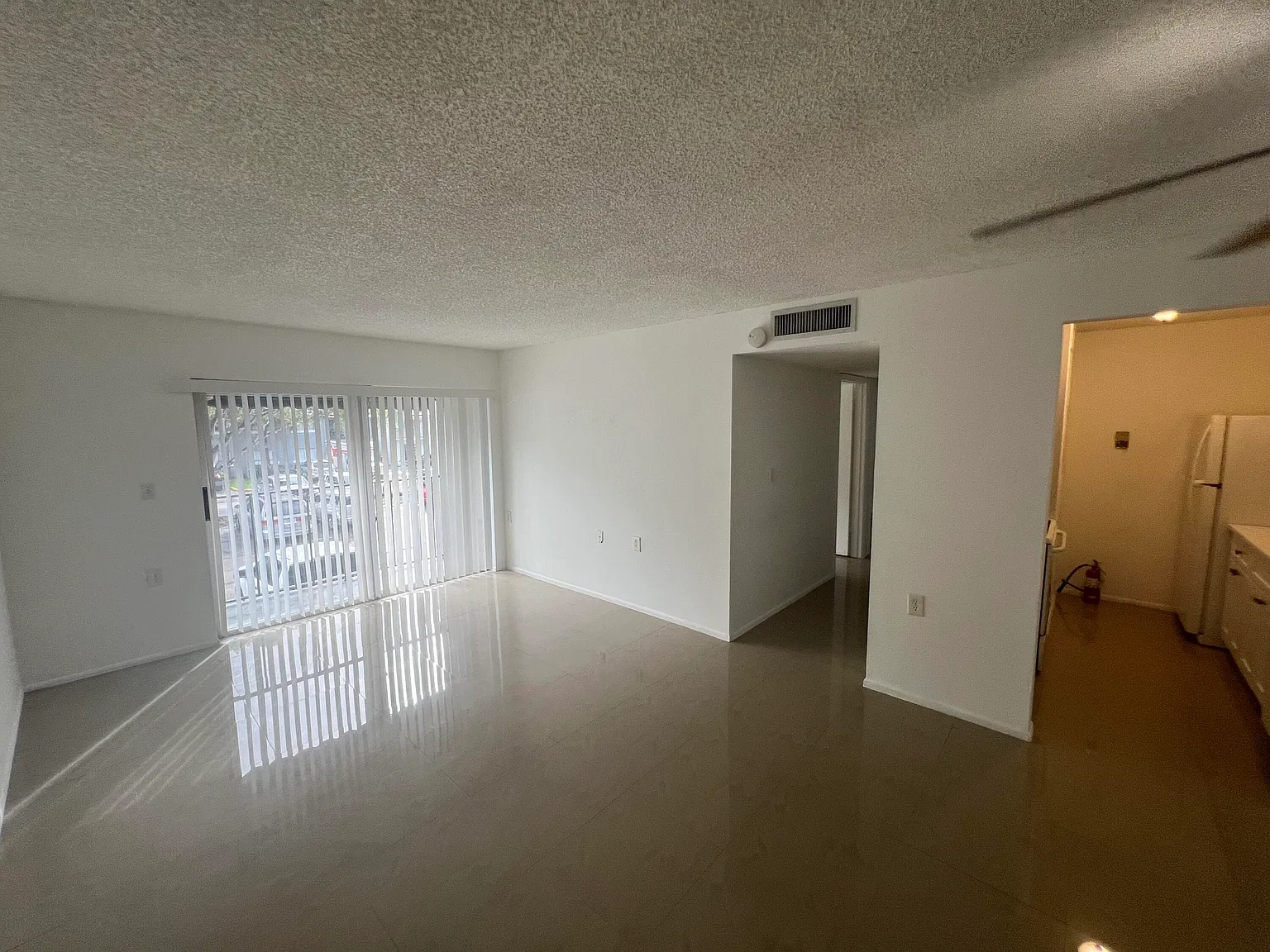 2 bed, 1.0 bath, 708 sqft, $1,750 — Photo 3