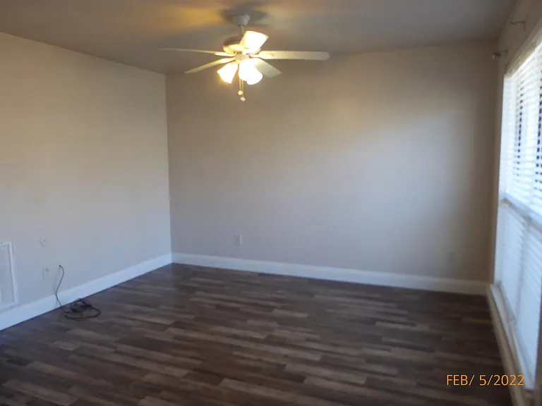 5545 Saint James St — Photo 2