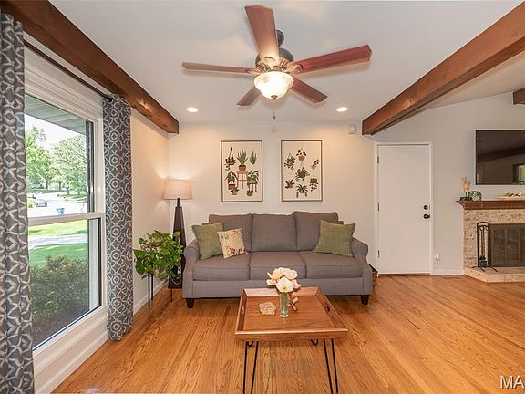 5th image of 354 Greenbriar Ln