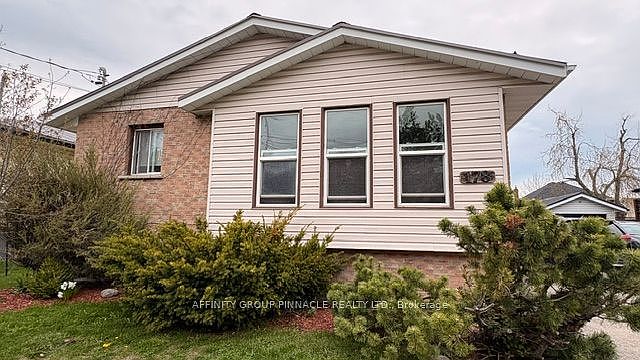 1st image of 178 Colborne St W