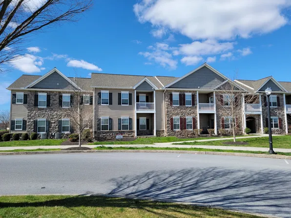 619 Thornberry Ln APT 106, Lititz, PA 17543