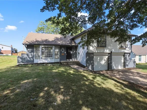 12941 Fuller Ave, Grandview, MO 64030
