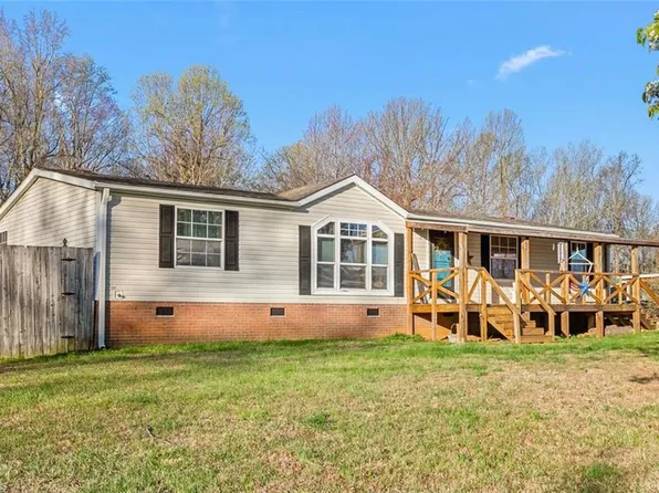 6381 Eagle Landing Dr, Trinity, NC 27370