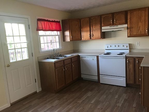 5th image of 317 Beaverview Dr #317