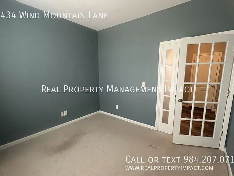 5434 Wind Mountain Ln — Photo 17