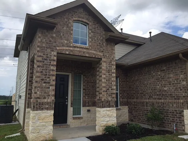 Bavaria Townhomes — Photo 3