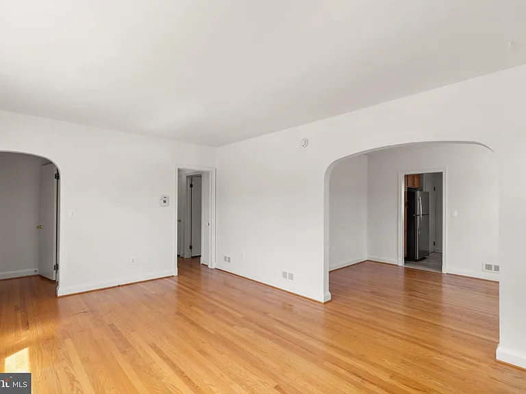 16 Homestead St — Photo 5