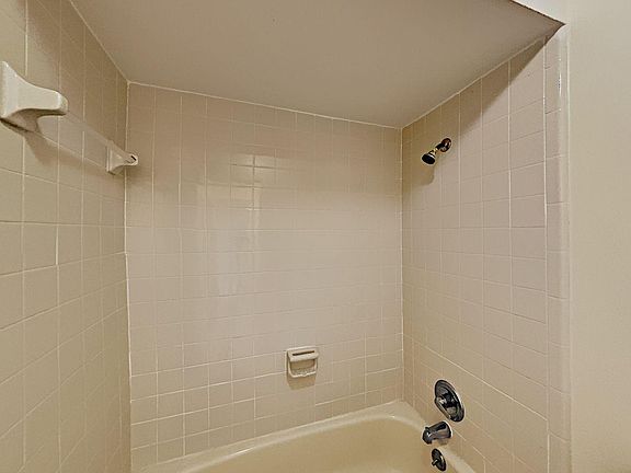4th image of 339 Sandpiper Dr #4