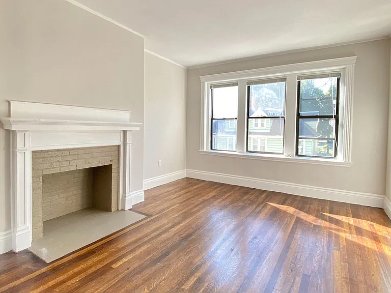 42-44 Waverly St #46 — Photo 2