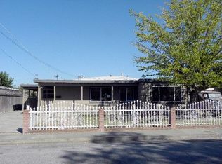 1045 Santa Barbara Dr, Santa Rosa, CA 95404