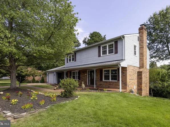 8719 Barnett St, Manassas, VA 20110