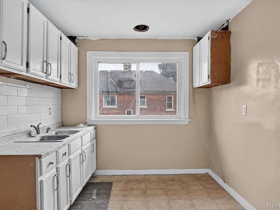 1725 Burlingame St, photo 22