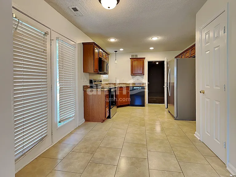 3226 Silver Spur Ct — Photo 3