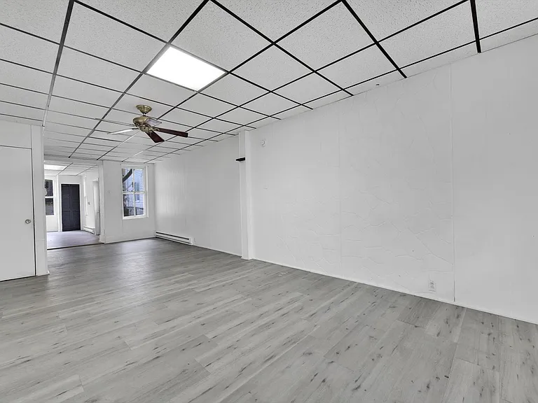 1323 W Norwegian St — Photo 10