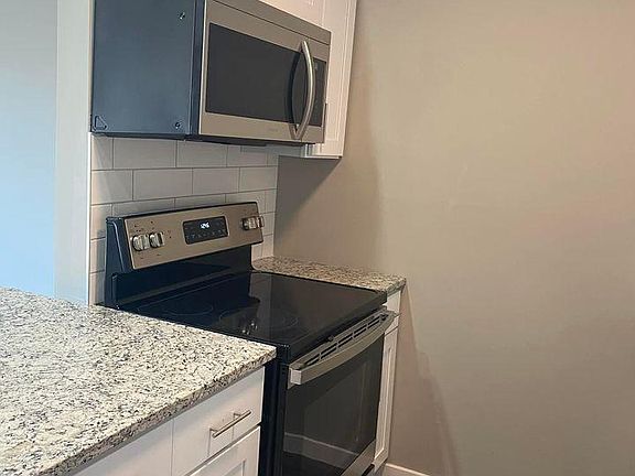 4th image of 2021 Grout St #B4