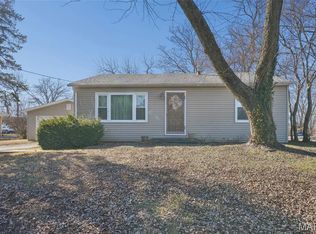 11358 Dorsett Rd, Maryland Heights, MO 63043