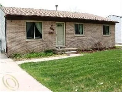 27230 Demrick St photo 1