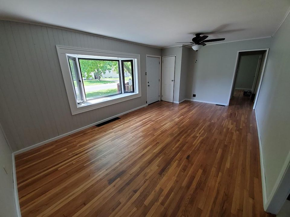 1st image of 1715 Fernbrook Ln