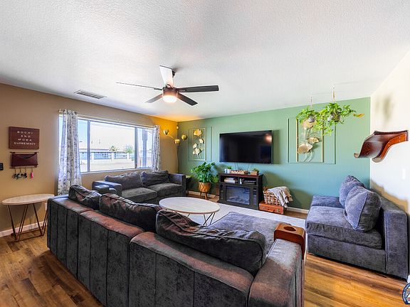 3rd image of 567 Lee Rd