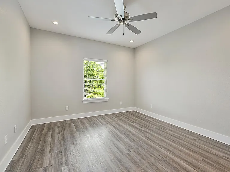 407 Ash St #B — Photo 14