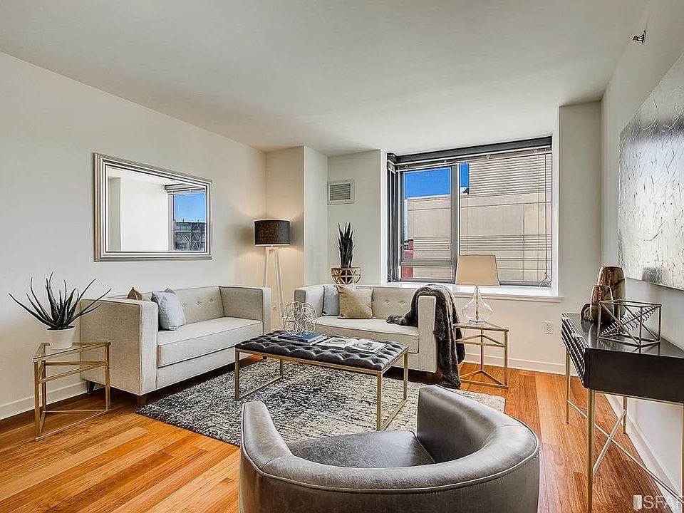 1st image of 250 King St Unit 850
