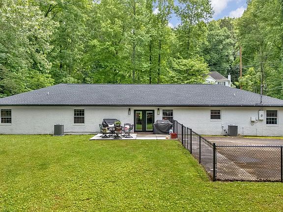 3rd image of 109 Shadybrook Dr