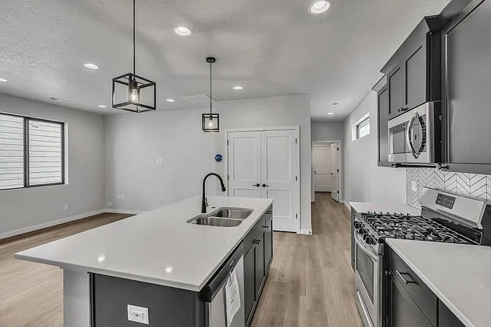 2919 N Phoenix Ln — Photo 11