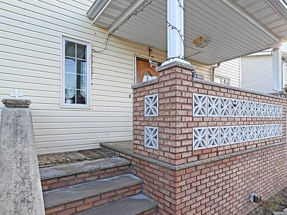 3rd image of 66 Florence Ave