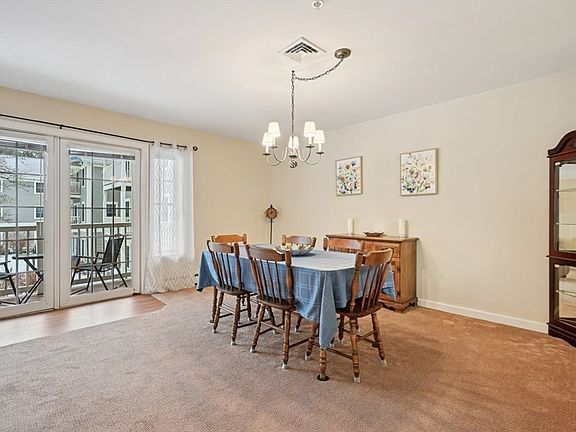 4th image of 34 Meeting House Ln APT 208