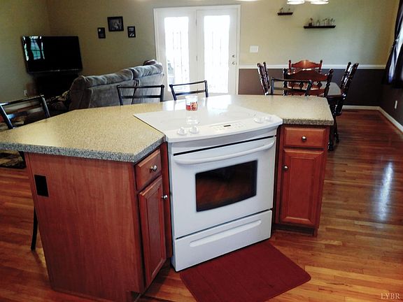 5th image of 115 Kings Grant Dr