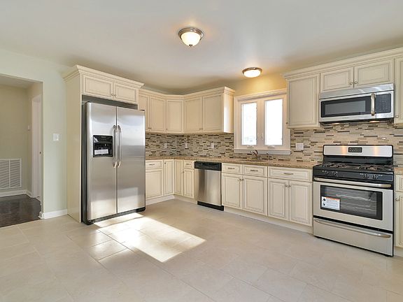 1st flr kitchen