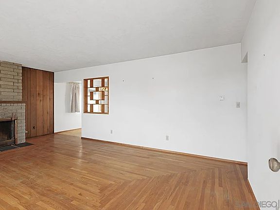 4th image of 1186 Agate St