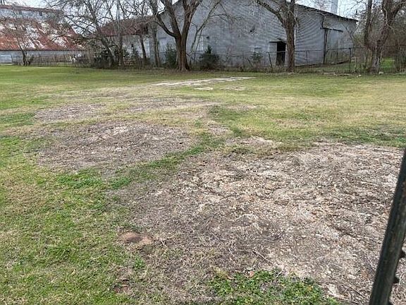 2nd image of 412 Williams St