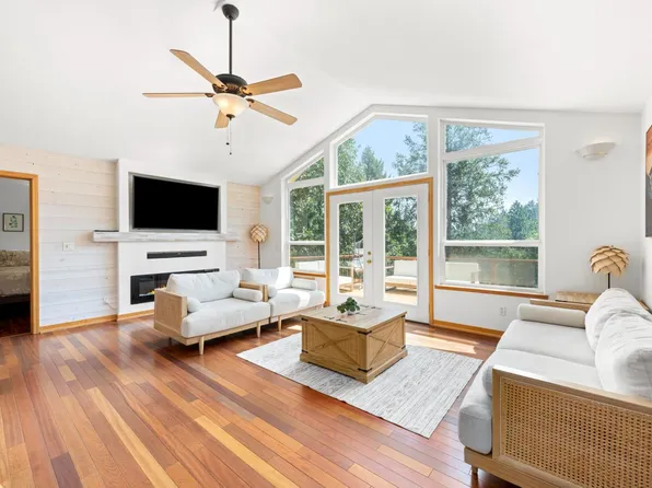 740 Washington Irving Dr, Colfax, CA 95713