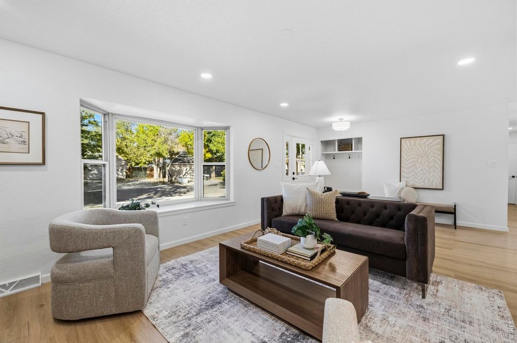 2432 Eugene Dr