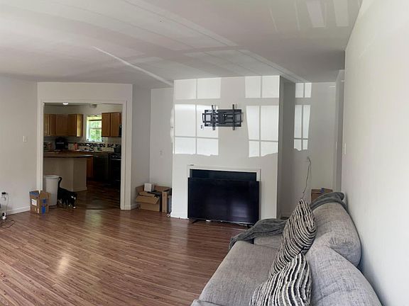 5th image of 250 Shoemaker Ln