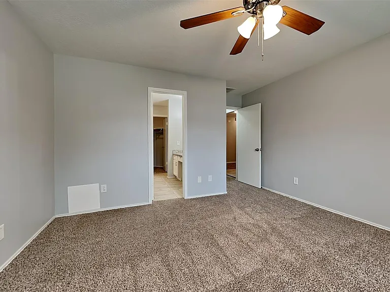 26010 Richards Rd — Photo 8