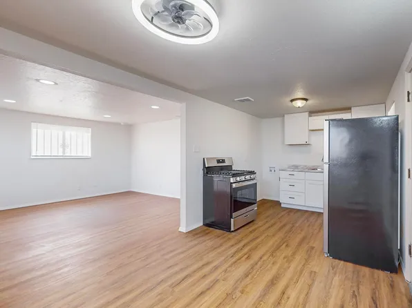 1613 53rd St NW, Albuquerque, NM 87105