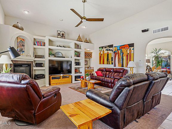 3rd image of 6068 Laguna Vista Dr