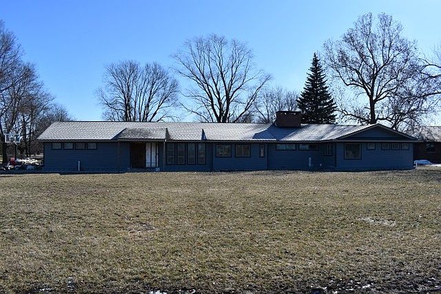 1st image of 210 S Westview Dr