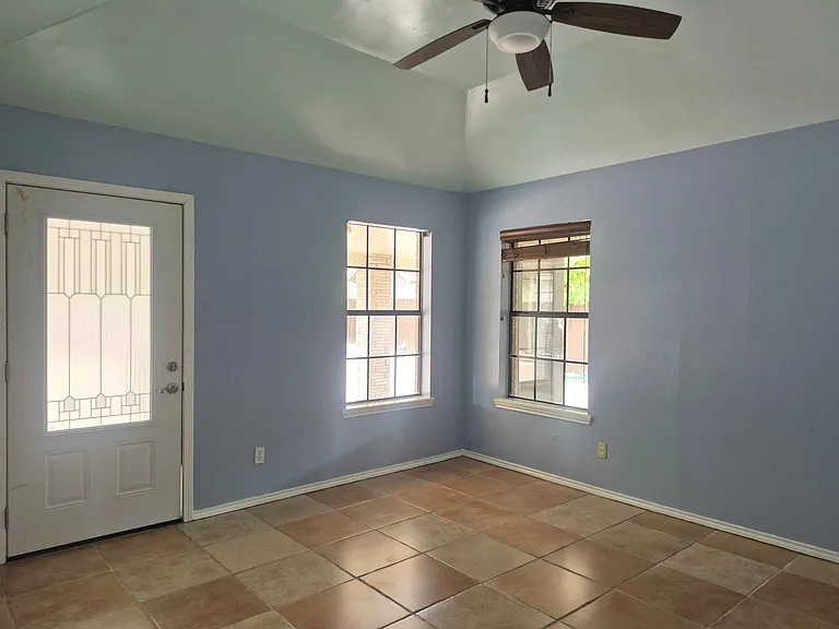 5178 Daleiden Dr — Photo 9