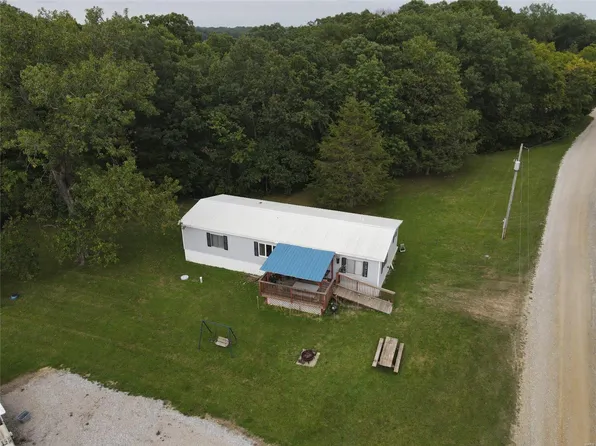 28567 Comanche Trl, Canton, MO 63435