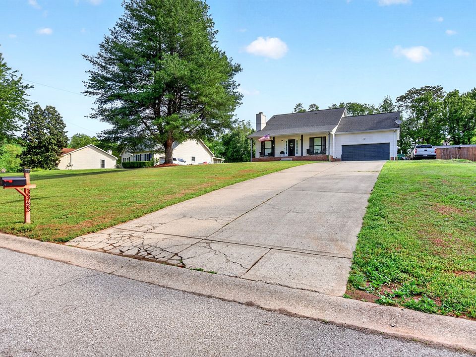 1st image of 3365 Clearwater Dr