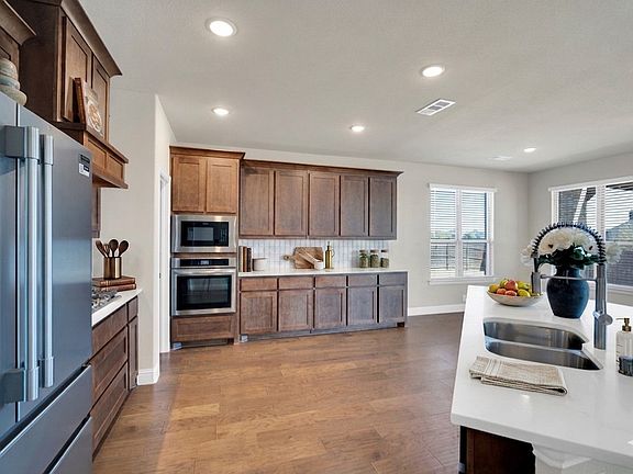 4th image of 1150 Timber Ridge Dr