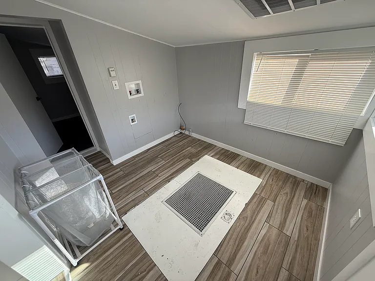 118 L St — Photo 10