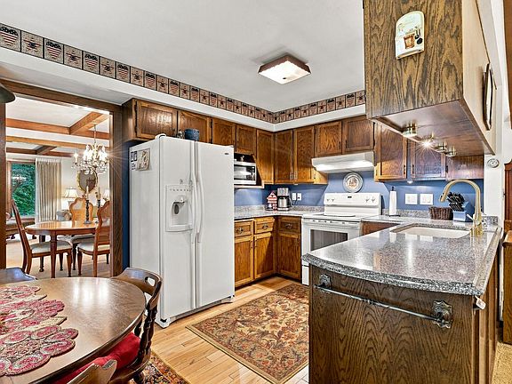3rd image of 1728 Sunnyside COURT